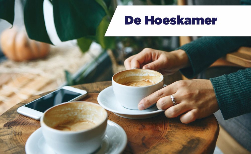 Koffie drinken en mensen ontmoeten in De Hoeskamer